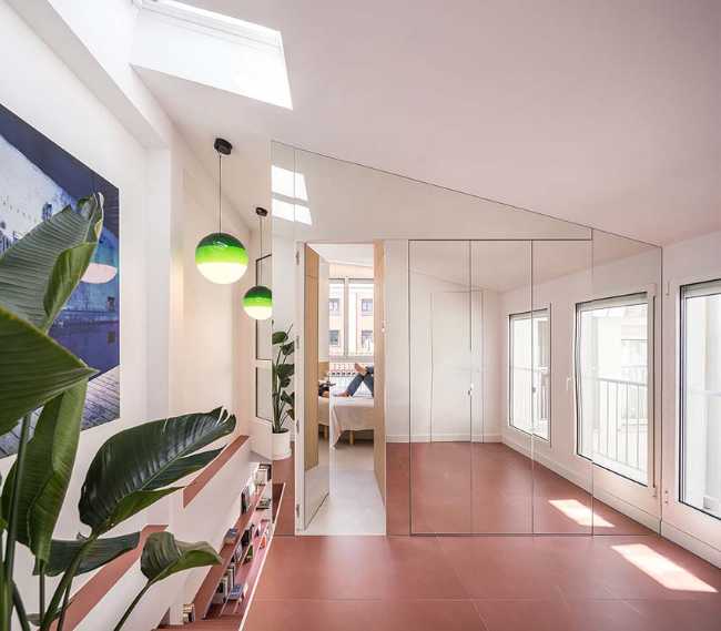 Binomial House. Living the staircase as a domestic space