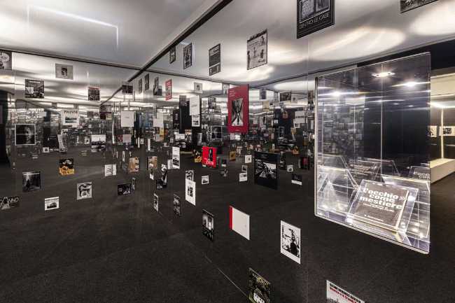 Exhibition setup Gianni Berengo Gardin: Italy tells its story