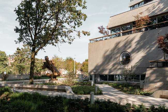 Torre Bunker y parque para revitalizar la obra brutalista de Maaskant