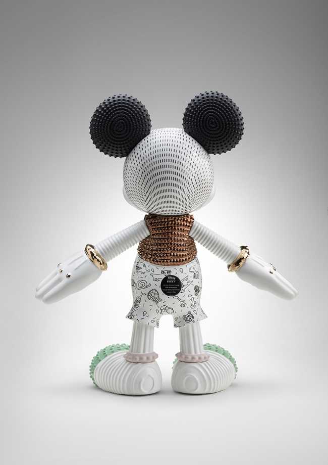 Micky Mouse in ceramica per i suoi 90 anni