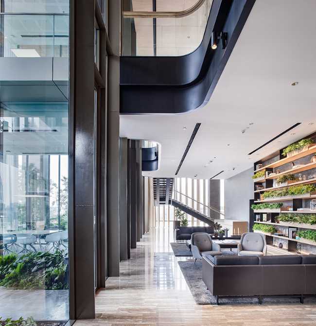 Vertical green for distribution zones