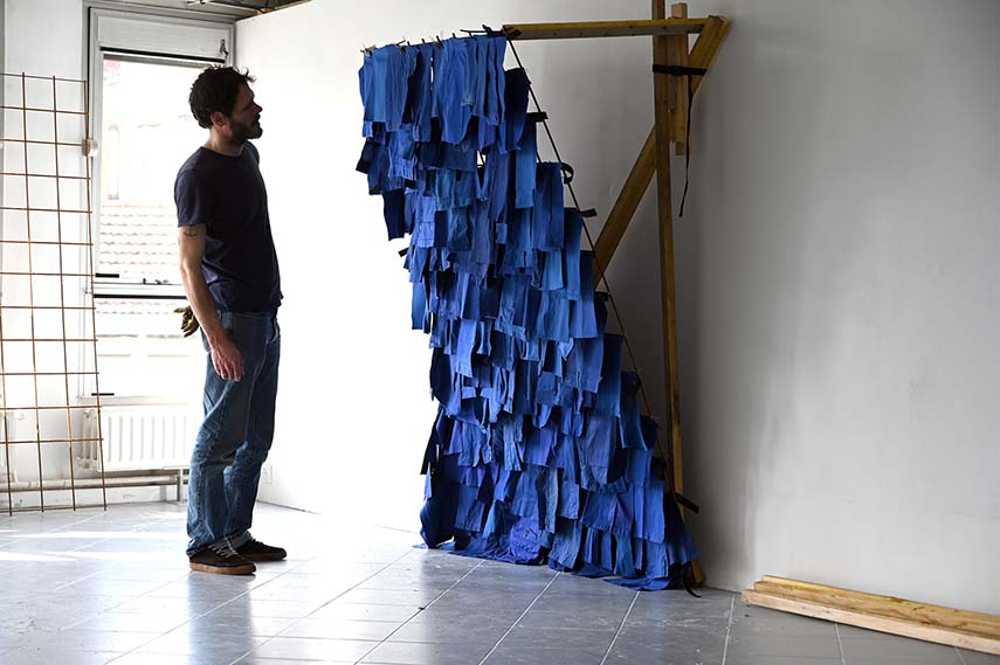 Patchwork: installazione effimera gioca con architettura e temporalità