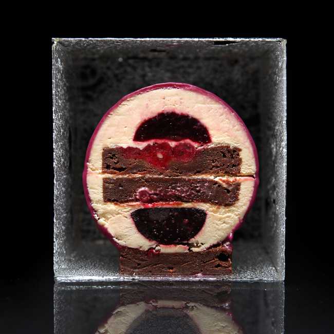 Geometric section of the cake