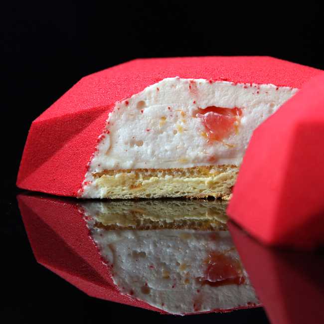 The cake in its interior