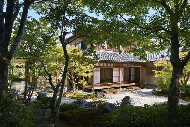 Restyling HOGAN: paisaje y arquitectura moldean el interior