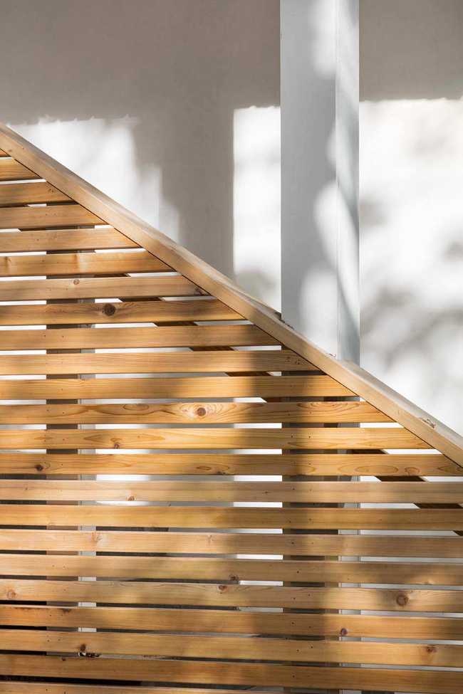 Sodon Lake House renovated becomes an artistic residence