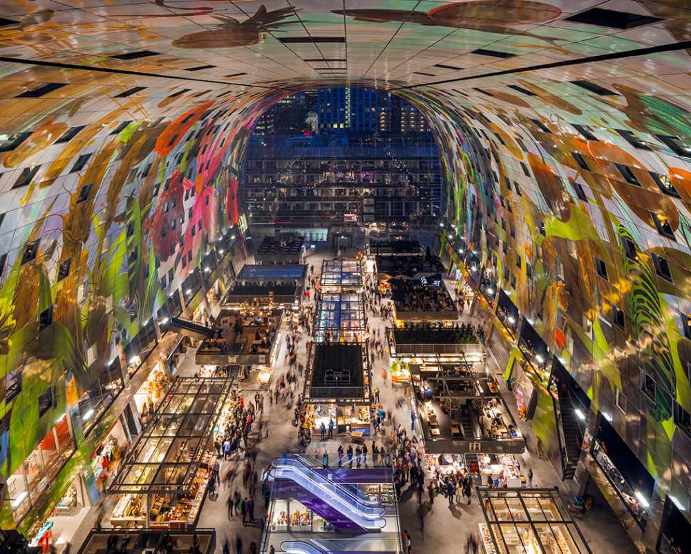 The interior of the Market Hall and its decoration on the arch