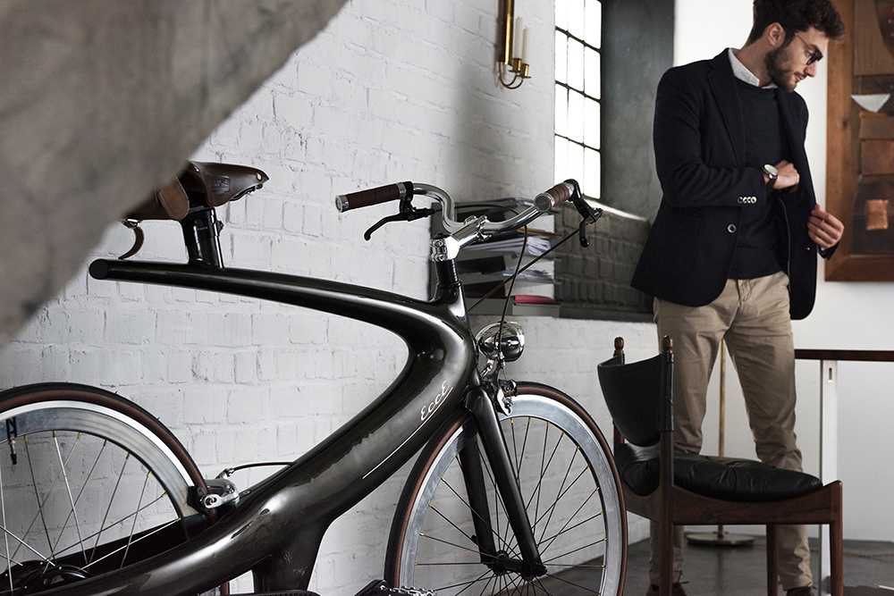 Bicycle that follows the shape of the Greek pi