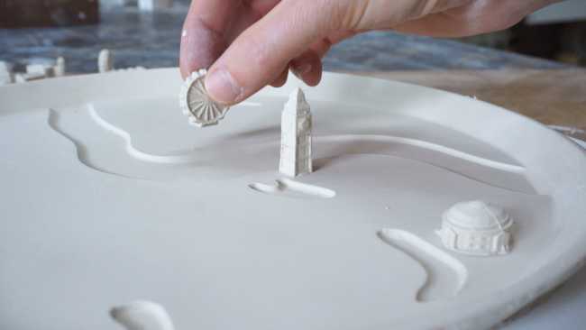 porcelain dishes monuments