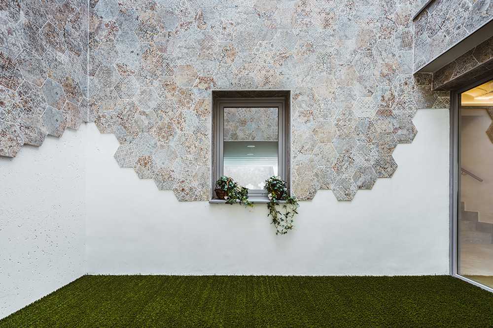 Interior de la zona del Spa y detalle de los revestimientos