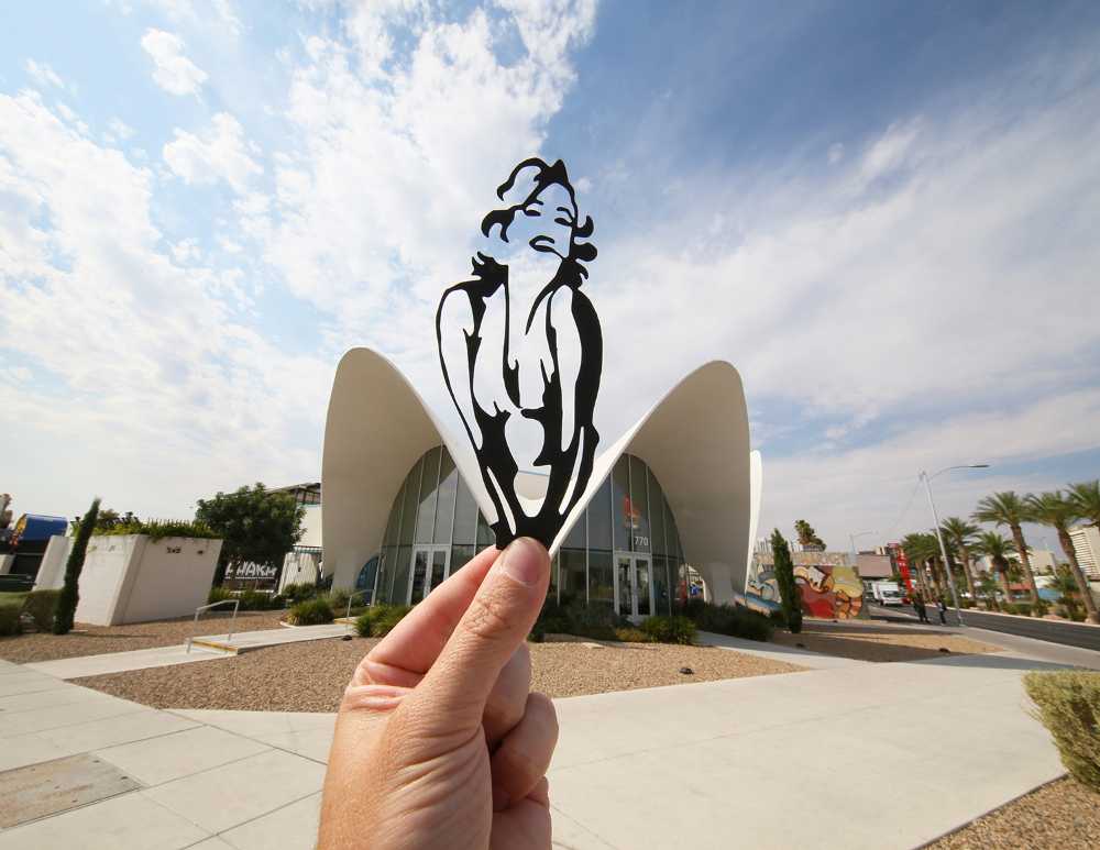 A building becomes Marilyn Monroe