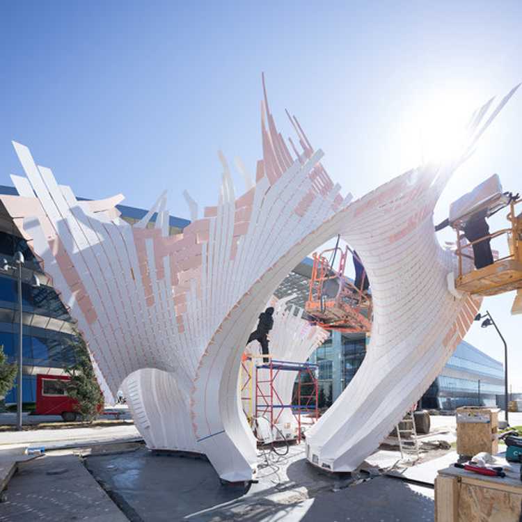 A phase in the construction of the aluminum structure