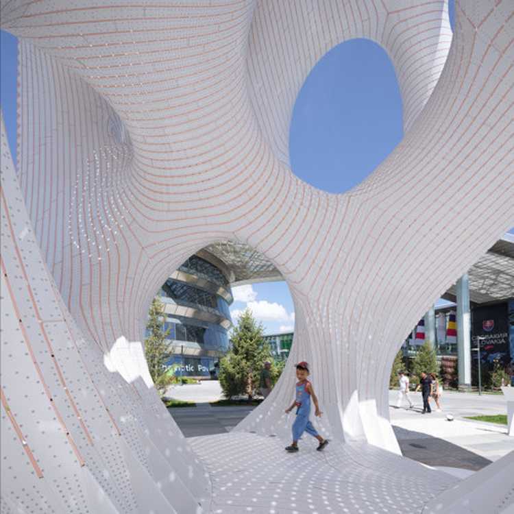 Monolithic sculpture seen on a human scale