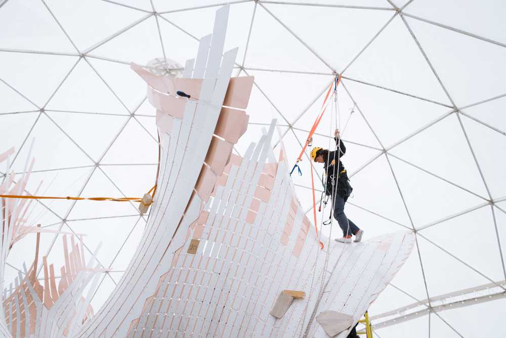 pavilion self-supporting structure in white aluminum