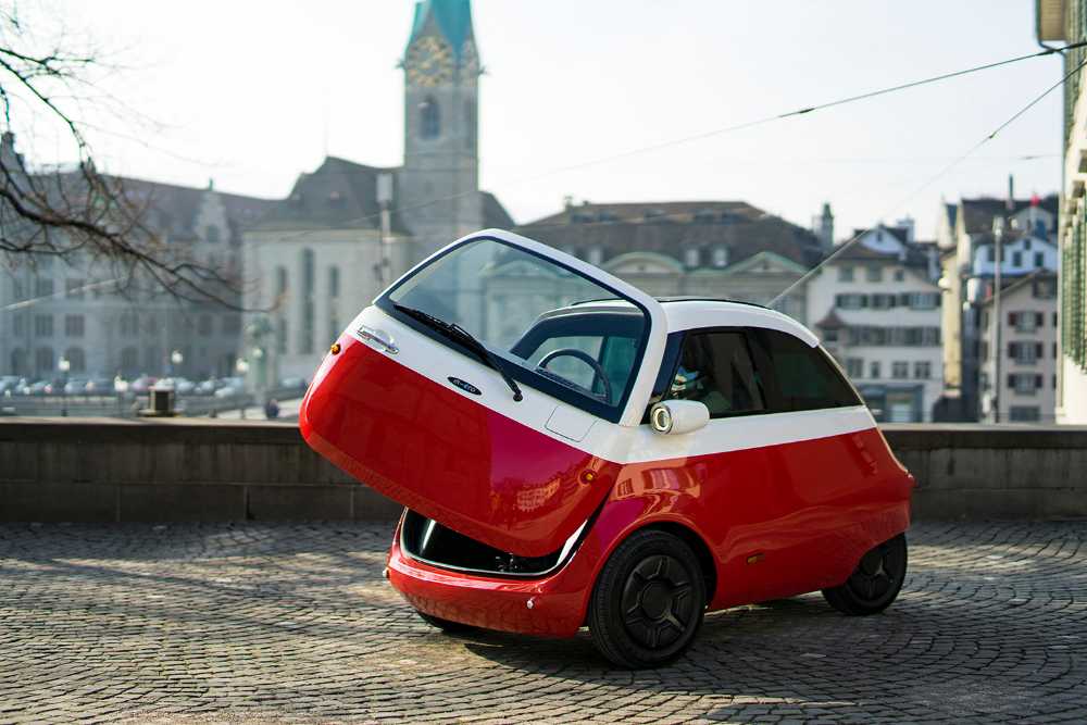 The electric Microlina is offered in various color versions