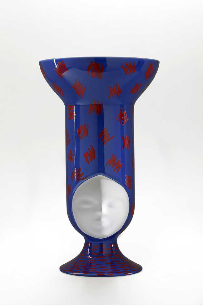 mujer azul ceramica