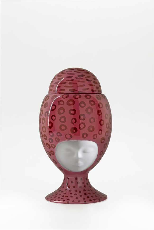 cara de mujer roja de cerámica