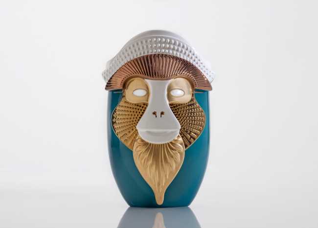 Colori Pastello bianco e oro per le maschere in ceramica