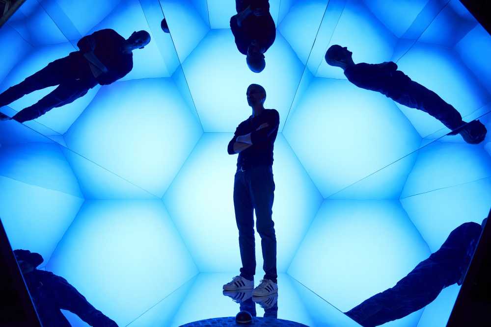 installazione specchio luce