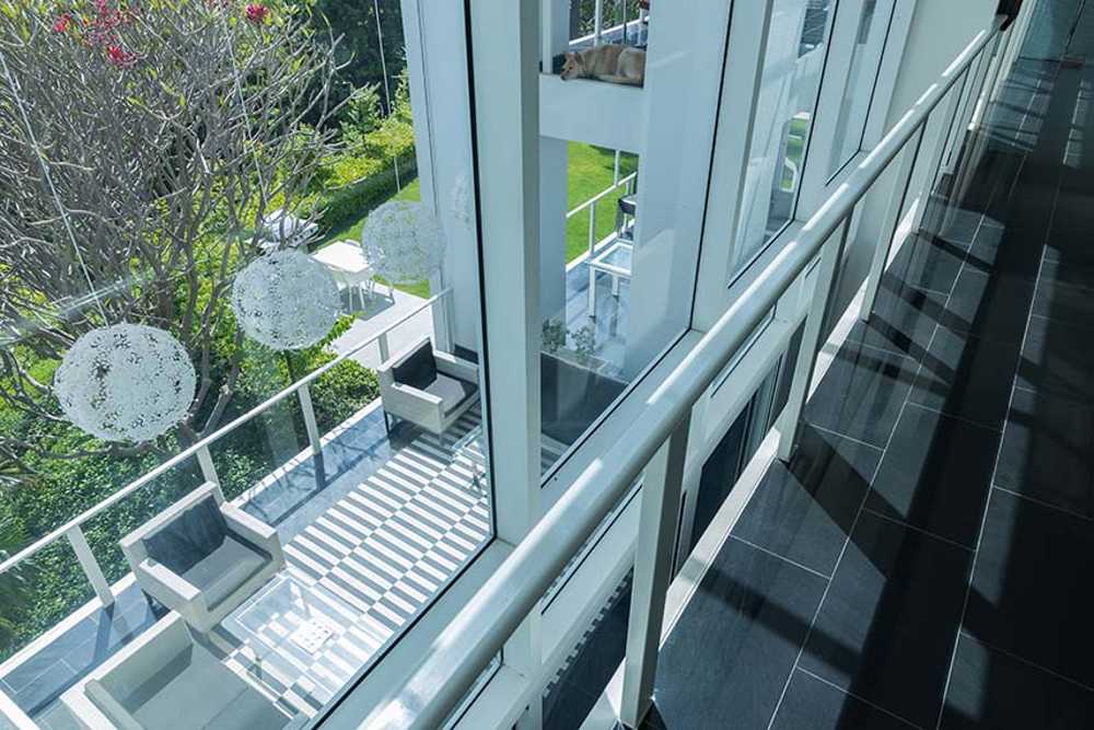 Aalloa Hills Residence, villa eco-sostenibile, si libra sulla natura