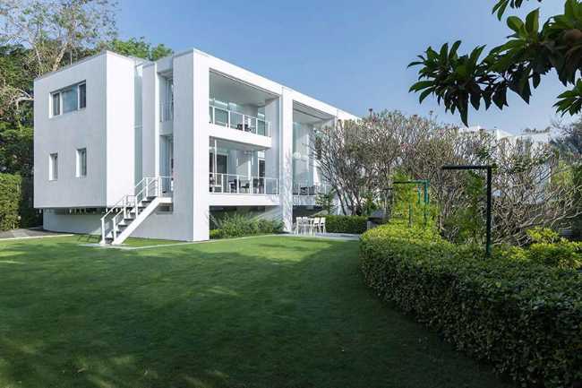 Aalloa Hills Residence, villa eco-sostenibile, si libra sulla natura