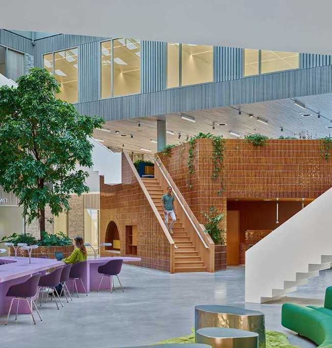 Vida urbana contemporánea e internacionalidad encarnados en el 5TRACKS