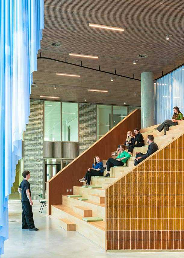 Vida urbana contemporánea e internacionalidad encarnados en el 5TRACKS