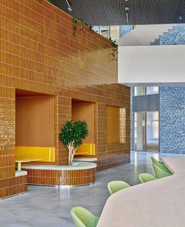 Vida urbana contemporánea e internacionalidad encarnados en el 5TRACKS