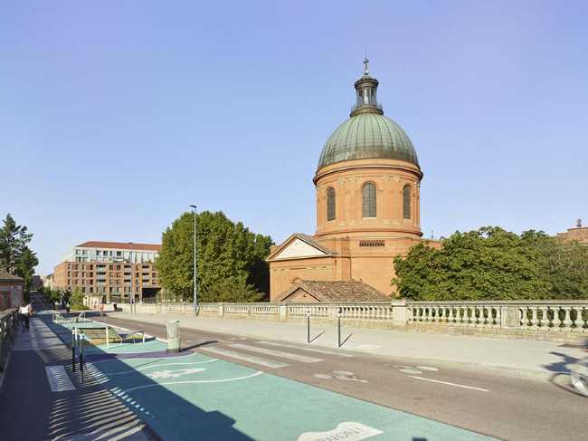 Cour du Dôme: edificio multifunzionale contemporaneo abbraccia la storia
