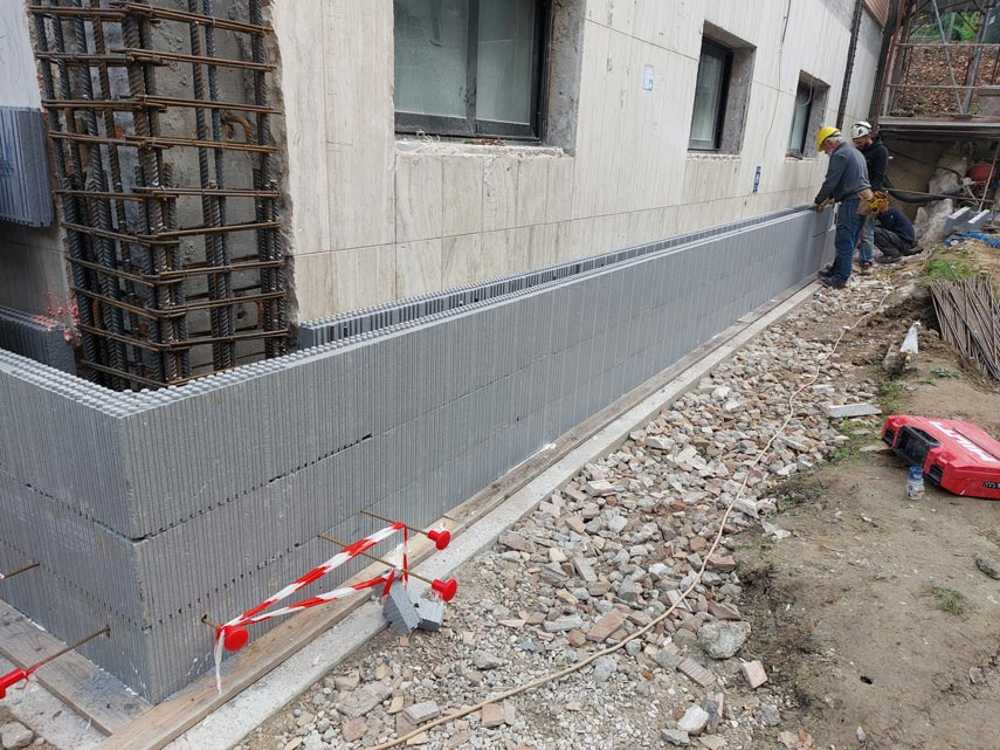 Nuova pelle sismica per la scuola Tofare di Ascoli Piceno