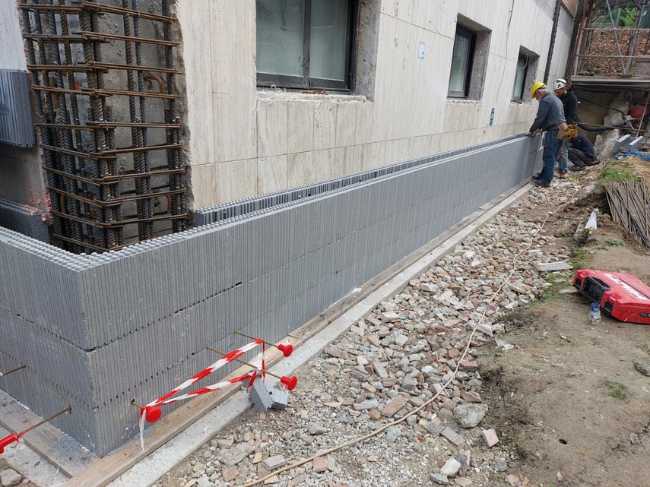 Nuova pelle sismica per la scuola Tofare di Ascoli Piceno