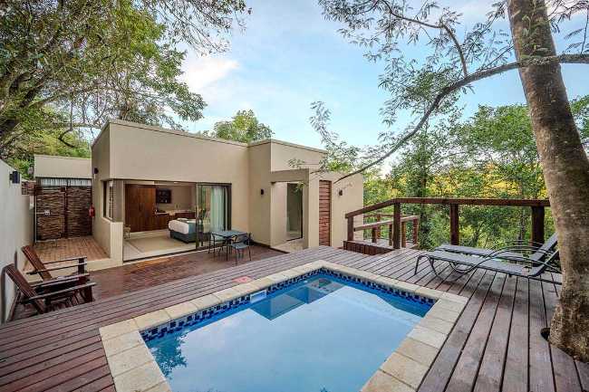 Bushbaby Valley Lodge. Comfort, relaxation, and South African nature