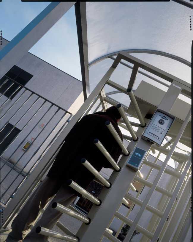 Sicurezza industriale: sistemi evoluti di controllo accessi