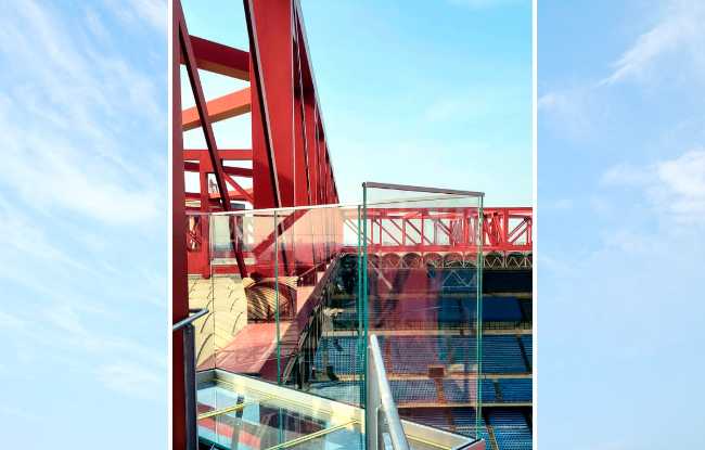 San Siro Skywalk: il parapetto che protegge senza interrompere la vista