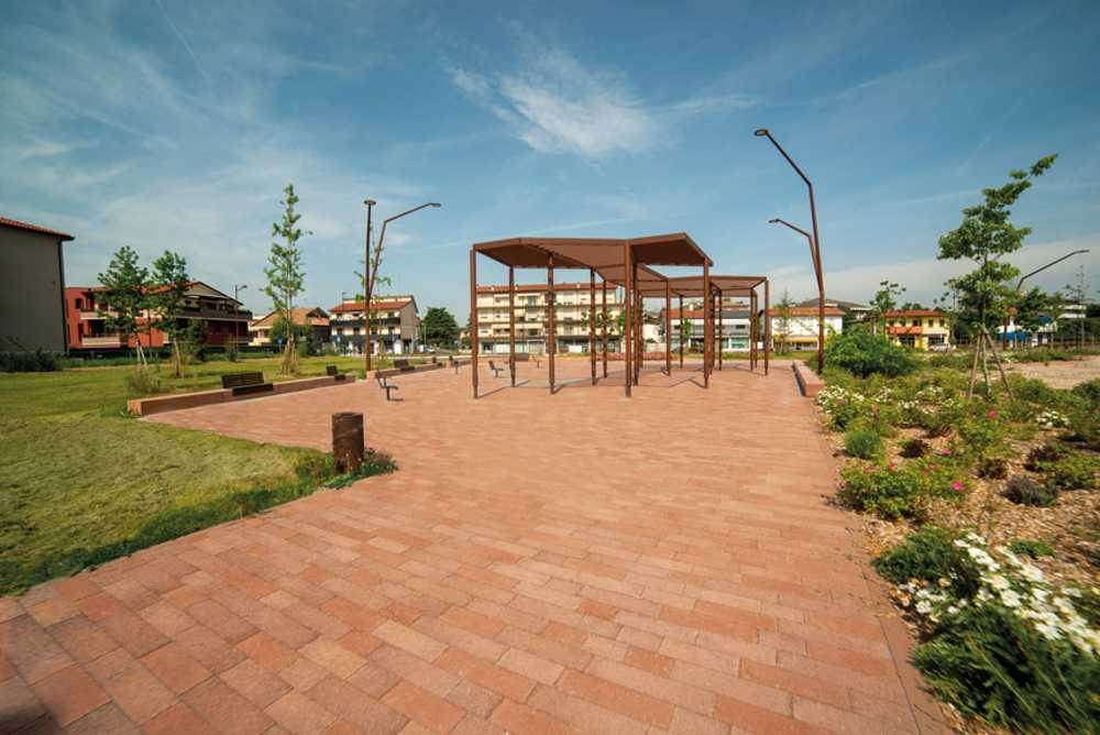 Pavimentazioni drenanti: design e gestione dell’acqua urbana