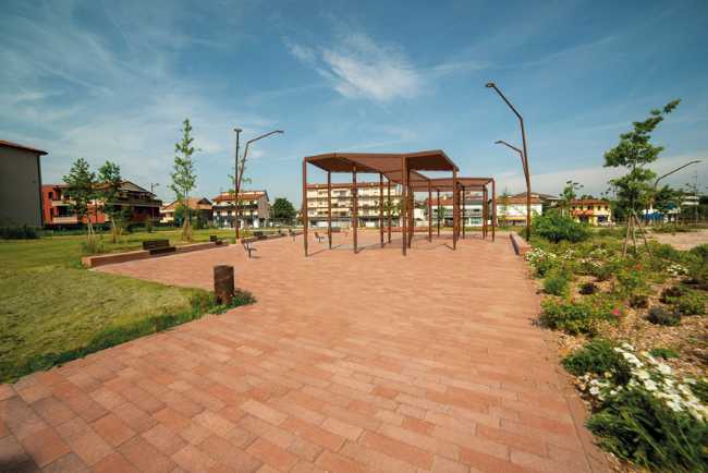 Pavimentazioni drenanti: design e gestione dell’acqua urbana