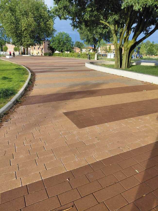 Pavimentazioni drenanti: design e gestione dell’acqua urbana