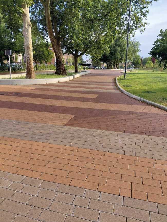 Pavimentazioni drenanti: design e gestione dell’acqua urbana