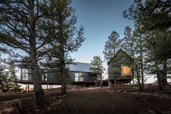 Big Cabin Little Cabin, wood architecture redefines modern contact with nature