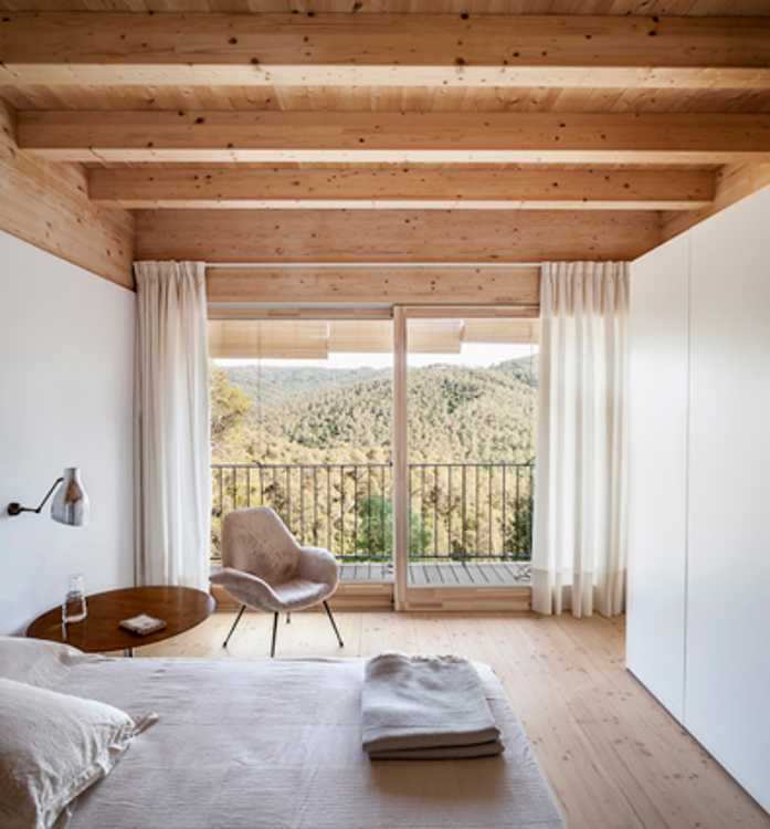 Stratégies pour une maison bioclimatique. Vie confortable et vues panoramiques