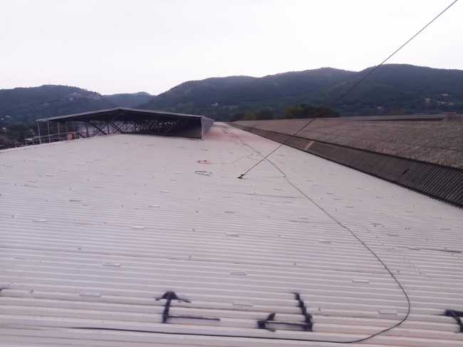 Sicurezza in copertura: PERIMETRAL42 per il fotovoltaico Esapro