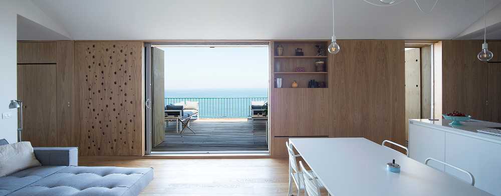 Soggiorno con terrazza sul mare