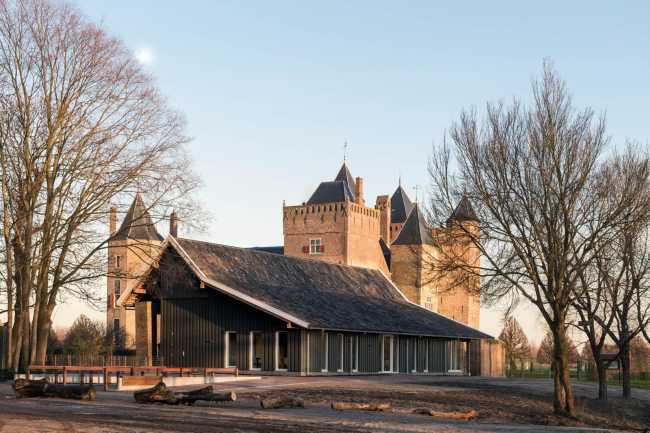 Extension of a historic castle