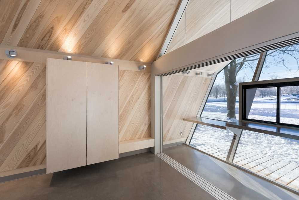 Tres kioscos rodeados de naturaleza