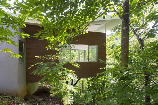 Arquitectura de madera en el bosque