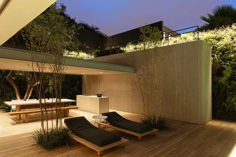 Intérieur du salon avec éclairage naturel