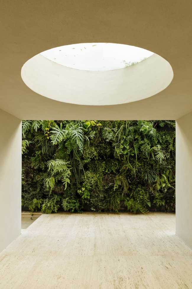 Lucernario circolare e illuminazione naturale