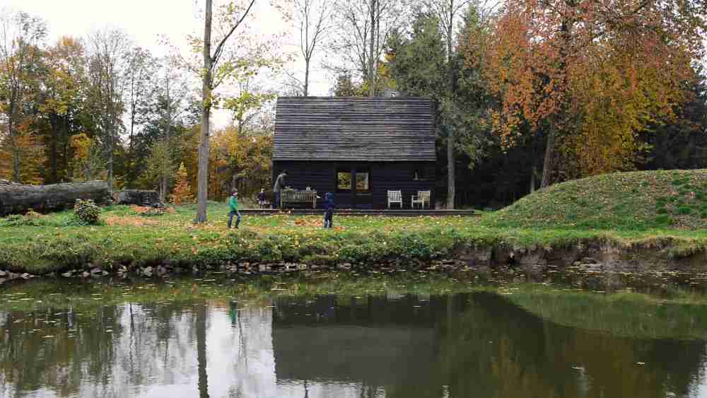 Self-build project replaces an old dilapidated timber structure