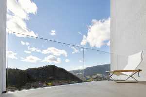 Garda AP Aluvetro glass balustrade balcony