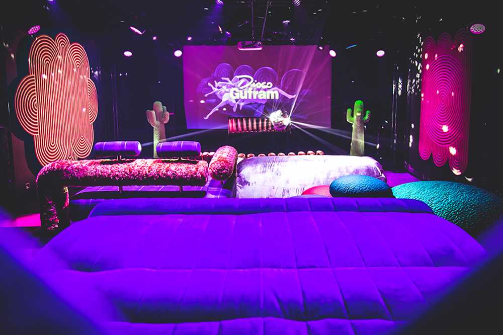 ambiente decoración discoteca color
